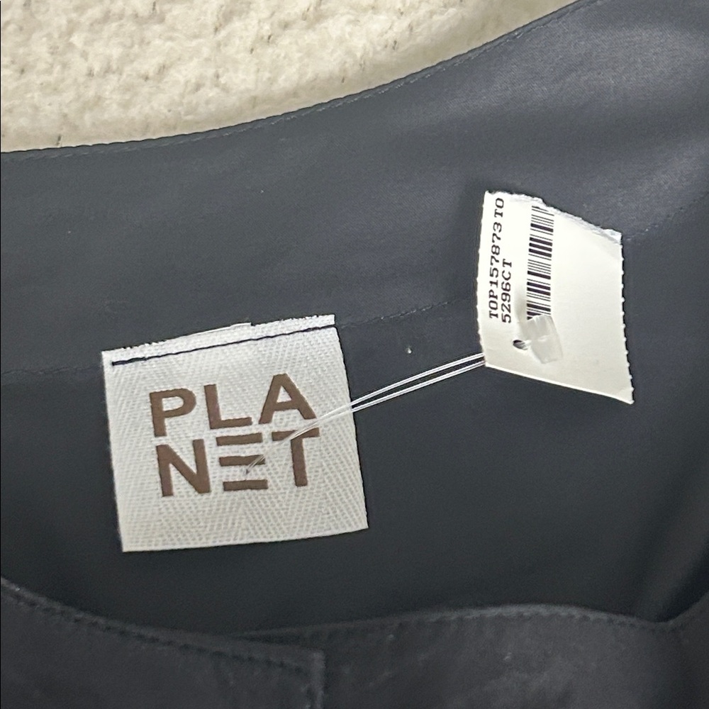 Planet Button Front Asymmetrical Hemline Black Top OS - Picture 3 of 9